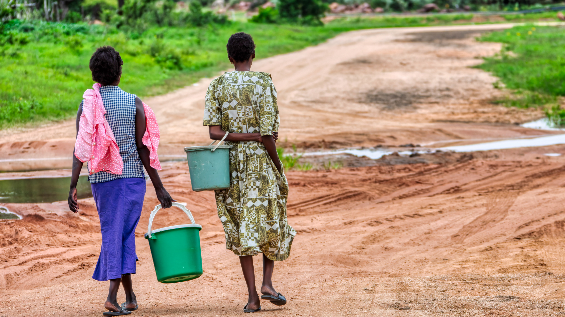 Rural community members in Ghana supported by the TEKCHILLS Foundation